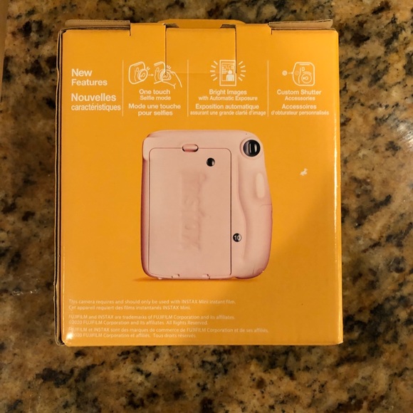 SOLD X fujifilm instax mini 11 - polaroid camera - Picture 2 of 2